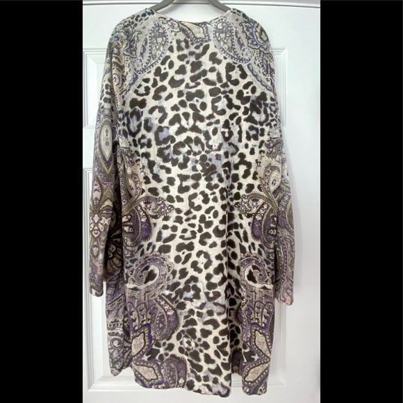 🦒 ANIMAL PRINT OPEN FRON CHICO’S CARDIGAN - Picture 3 of 3